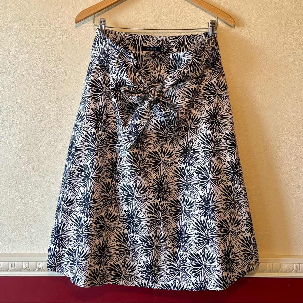 Lands’ End‎ black & white floral a-line dress with tie
